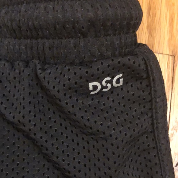 Dicks Sporting Goods Girls Black Athletic Shorts. Size L (14). EUC - Picture 2 of 4